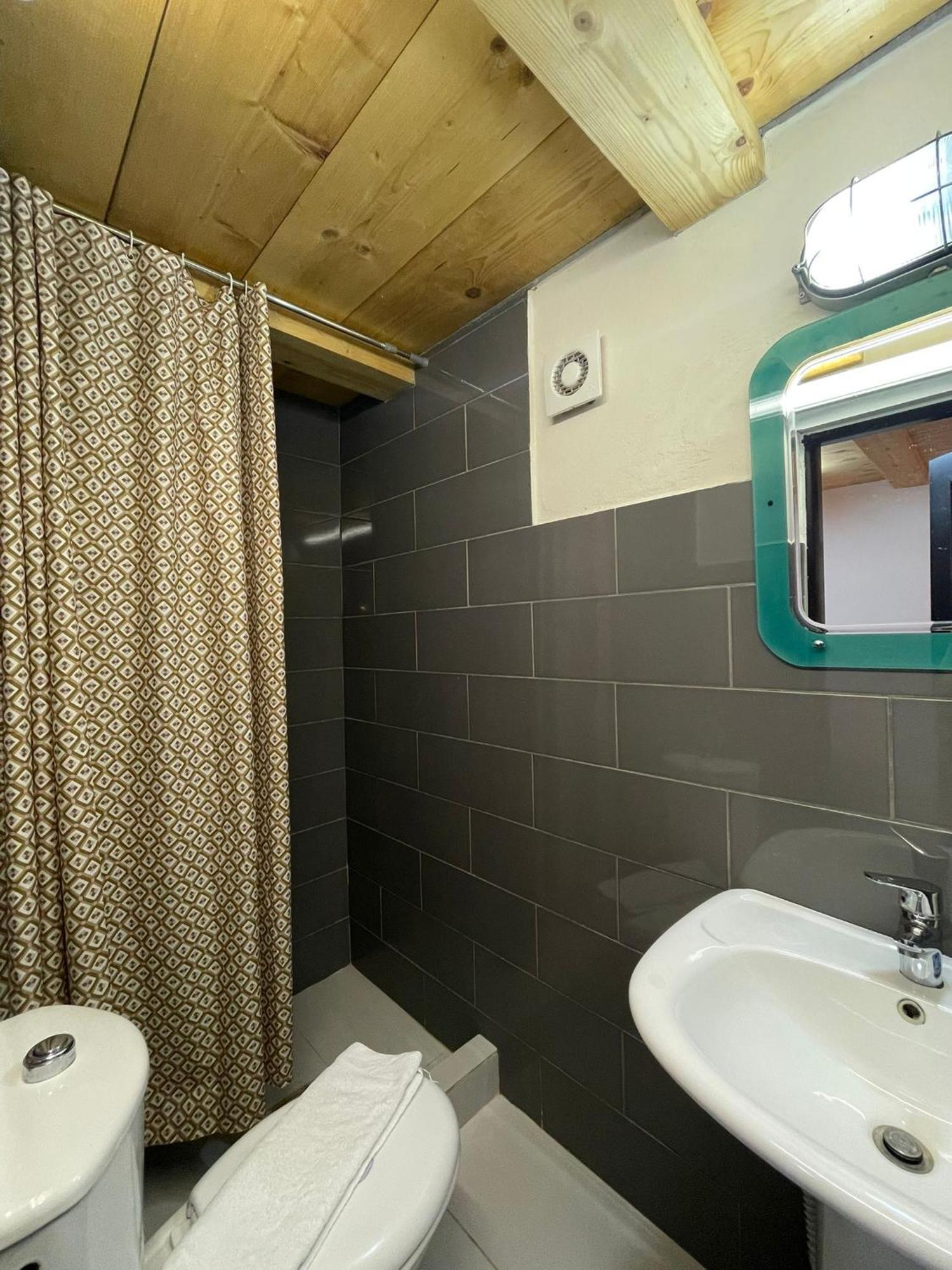 My Wooden Apartments Tiranë Ngoại thất bức ảnh